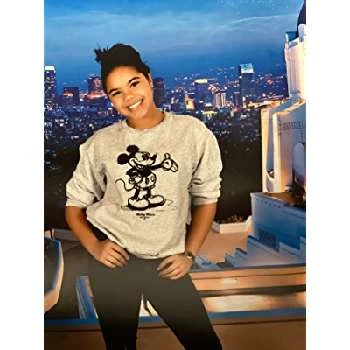 Alison Fernandez Biography