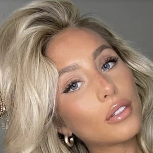 Alix Earle Biography