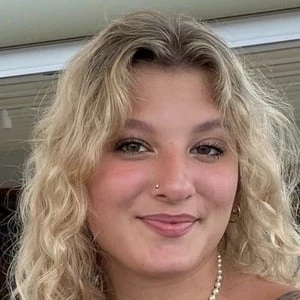 Beril Alkanat - Family, Bio, Birthday, Family, Income & More