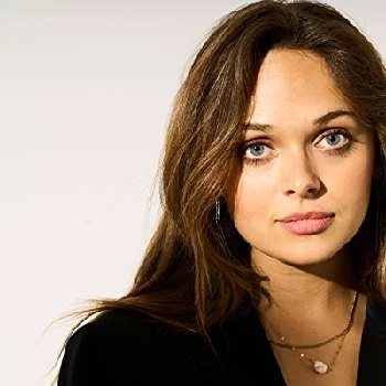 Alyssa Jirrels - Date Of Birth, Bio, Birthdate, Parents, Networth & More