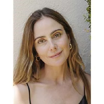 Amanda Brooks - Age, Bio, Birthdate, Family, Networth & More