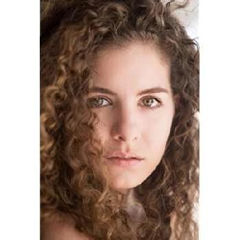 Amanda Troisi - Age, Bio, Birthdate, Family, Networth & More