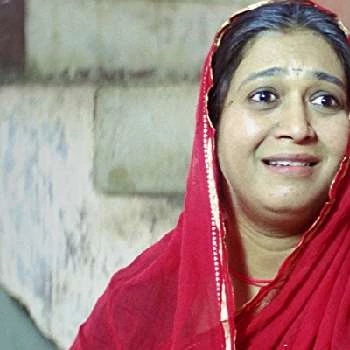 Amita Khopkar - Age, Bio, Birthdate, Family, Networth & More