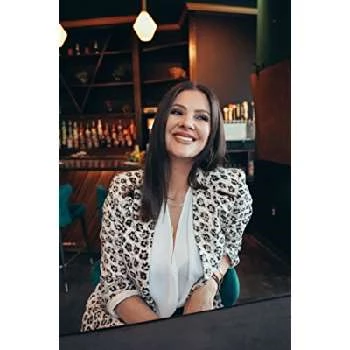 Amy Leigh Edwards - Age, Bio, Birthdate, Family, Networth & More