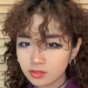 Angelknives13 - Age, Height, Birthdate, Bio, Family, Networth & More