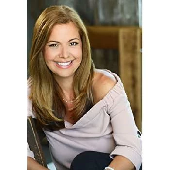 Anna Carolina Arias Biography