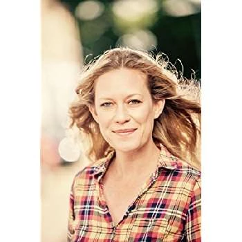 Anna Crilly - Age, Bio, Birthdate, Family, Networth & More