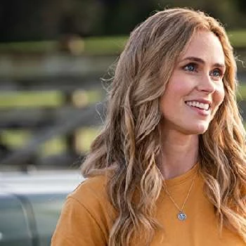 Anna Hutchison - Age, Bio, Career, Family, Wiki, Networth & More
