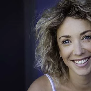 Anna Phillips - Age, Bio, Birthdate, Family, Networth & More