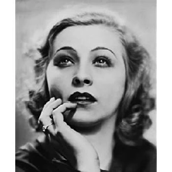 Annie Markart - Age, Height, Birthdate, Bio, Family, Networth & More