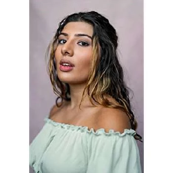 Anoushka - Age, Bio, Birthdate, Family, Networth & More