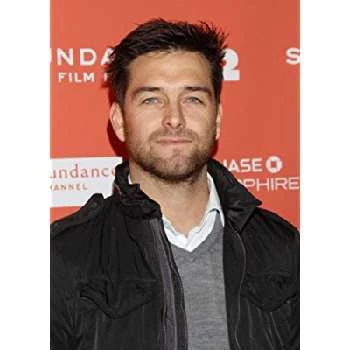 Antony Starr Biography