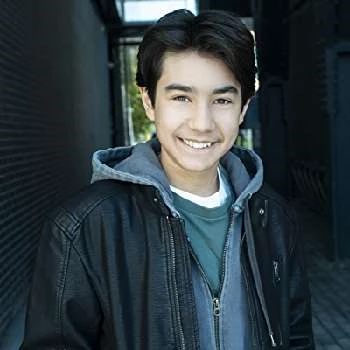 Ari Resnick - Age, Bio, Birthdate, Family, Networth & More