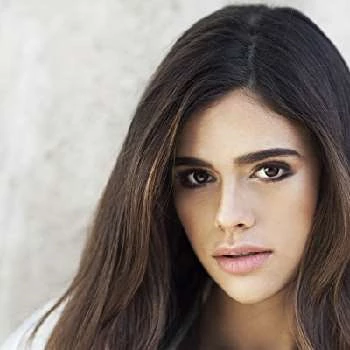 Arianne Botelho Biography