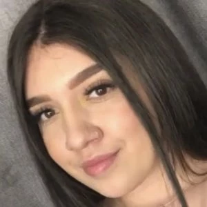 Estefani Arias - Income, Birthday, Family, Bio, Networth & More