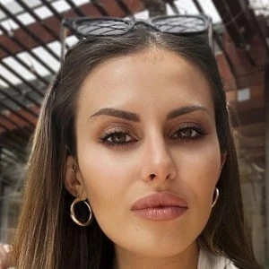 Renee Ash Biography