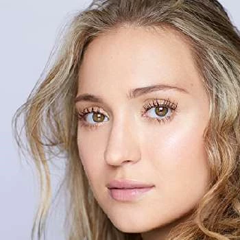 Ashlee Füss - Biography, Birthdate, Family, Networth & More