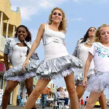 Ashley Cutrona - Age, Bio, Birthdate, Family, Networth & More