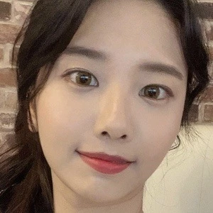 ASMR Suna - Wiki, Bio, Birthdate, Networth, Family & More