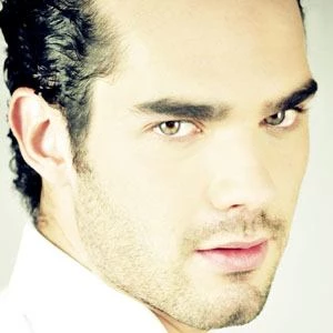 Carlos Athie - Networth, Bio, Wiki, Family, Birthday, Networth & More