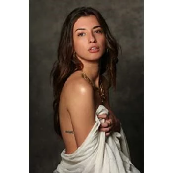 Augusta Thoenig - Age, Bio, Birthdate, Family, Networth & More