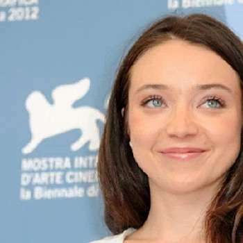 Aurélia Poirier - Age, Bio, Birthdate, Family, Networth & More