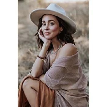 Autumn Reeser - Age, Height, Birthdate, Family, Wiki & More