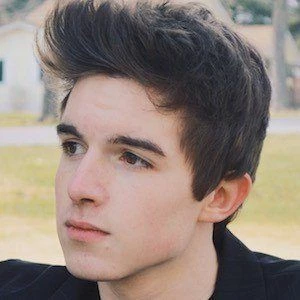 Hunter Avallone Biography
