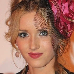 Sloane Avery Biography