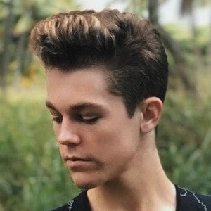 Julien Azelart Biography