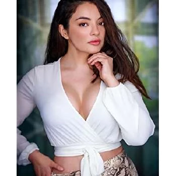 Azul Chevreuil - Age, Bio, Birthdate, Family, Networth & More