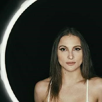 Baiana Plana Biography