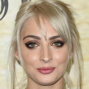 Brittany Balyn - Networth, Bio, Wiki, Family, Birthday, Networth & More