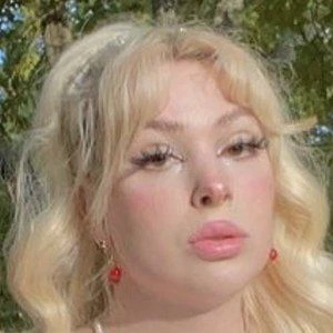 Belle Bambi - Age, Bio, Birthdate, Family, Networth & More