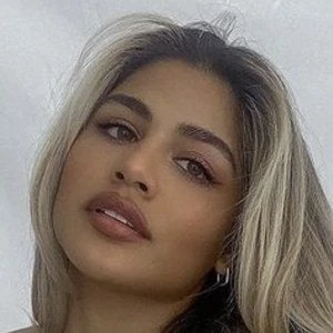 Gabriela Bandy - Biography, Birthday, Wiki, Family, Networth & More