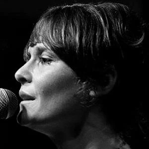Sophie Barker Biography