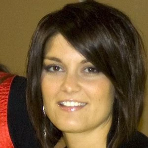 Alyssa Barlow - Family, Bio, Birthday, Family, Income & More