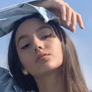 Alexia Barnechea - Parents, Networth, Bio, Birthdate, Family Wiki & More