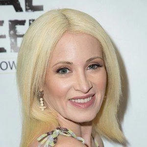 Sara Barrett - Wiki, Bio, Birthdate, Networth, Family & More