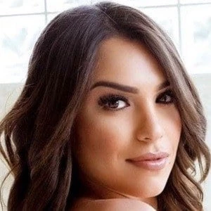 Astrid Bavaresco Biography