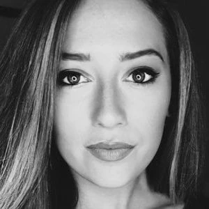 Caitlin Bea Biography