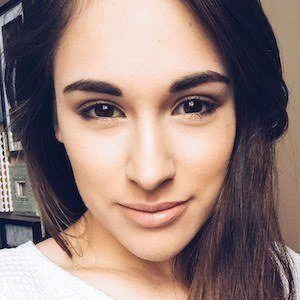 Jenna Beasley - Family, Bio, Birthday, Family, Income & More