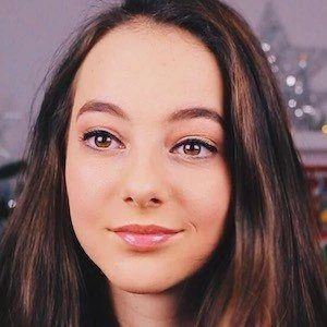 Anna Heijnen - Wiki, Family, Bio, Birthdate, Networth & More