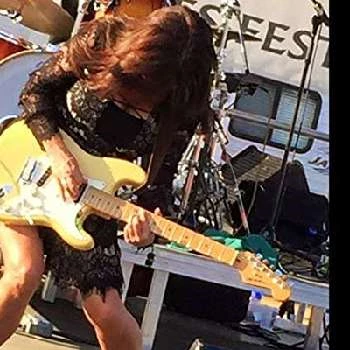 Becky Barksdale - Age, Bio, Birthdate, Family, Networth & More