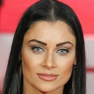 Cally Jane Beech Biography