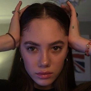 Saoirse Alicia Behzadi Biography