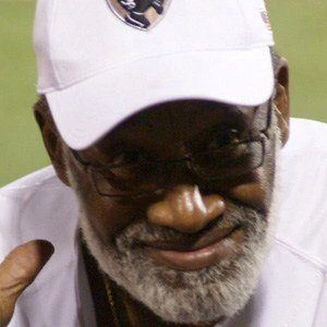 Bobby Bell - Income, Birthday, Family, Bio, Networth & More
