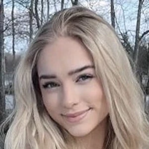 Clara Bell Biography