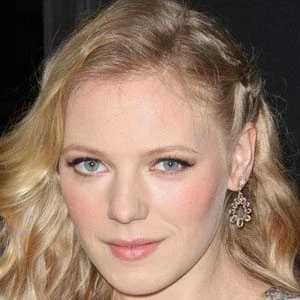 Emma Bell Biography