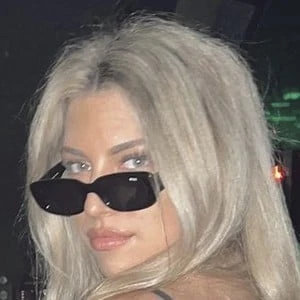 Bella Renaldi - Networth, Bio, Birthdate, Age, Family & More